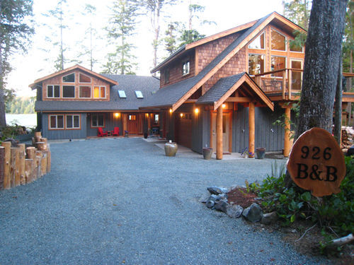 Black Bear Guesthouse Тофино Экстерьер фото
